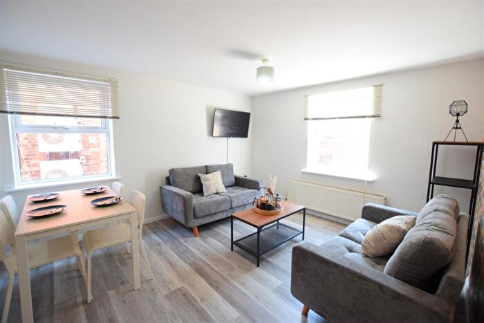 3 Bedroom Apartment To Rent In Depot Street - Student Apartment - /, LN1