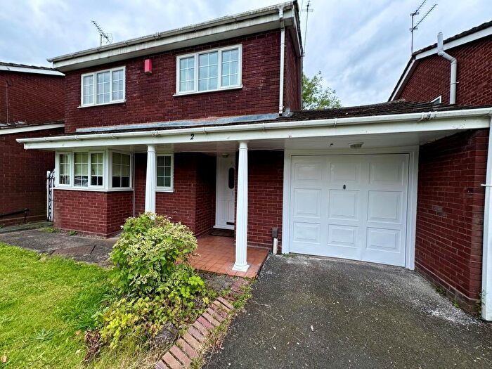 4 Bedroom House To Rent In Leahouse Gardens, Oldbury, B68