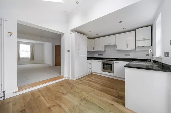 3 Bedroom Terraced House To Rent In Gardiner Street, Headington, OX3