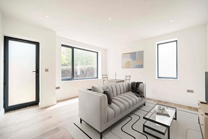 4 Bedroom Property For Sale In Claremont Road, Ealing, W13
