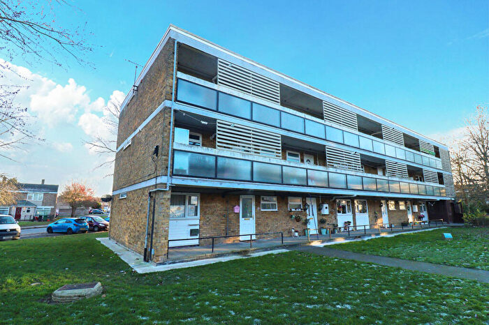 1 Bedroom Apartment For Sale In Alracks, Lee Chapel North, Basildon, Essex, SS15