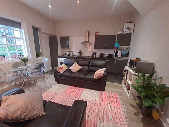 3 Bedroom House To Rent In B Victoria Road, Leeds, LS6