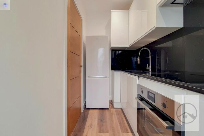 1 Bedroom Flat To Rent In Streatham Road, Mitcham, CR4