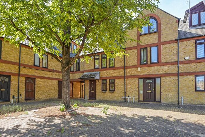 3 Bedroom Terraced House To Rent In Spirit Quay, Wapping, London, E1W