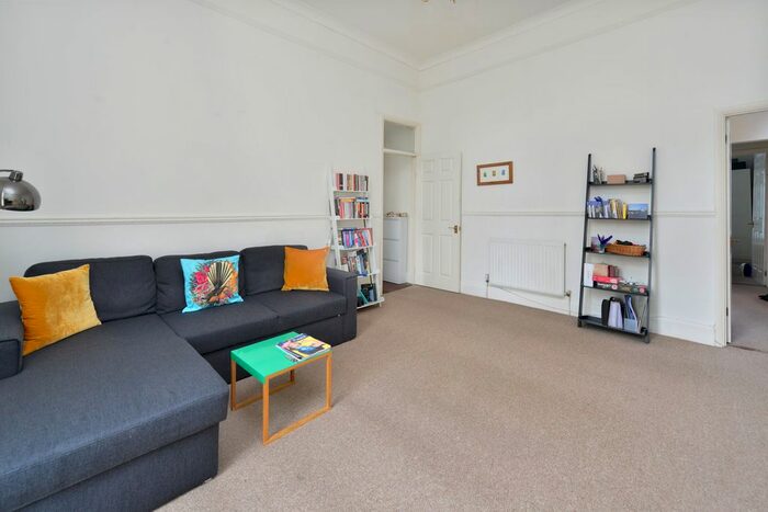 1 Bedroom Flat To Rent In Highbury New Park, London, N5
