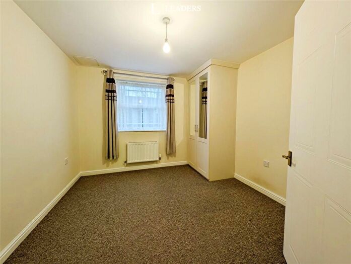 2 Bedroom Apartment For Sale In William Panter Court, Eastleigh, Hampshire, SO50