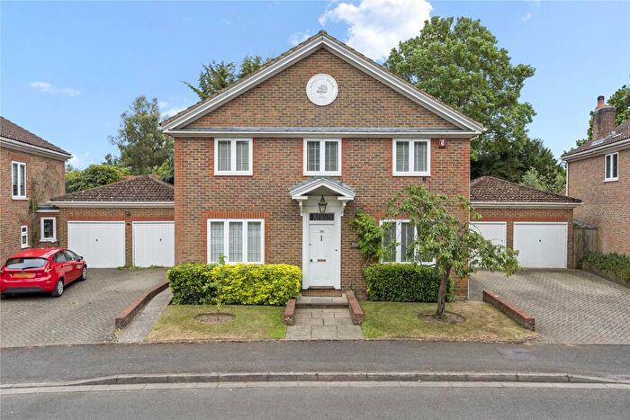 4 Bedroom Detached House To Rent In Rosslyn Park, Weybridge, Surrey, KT13