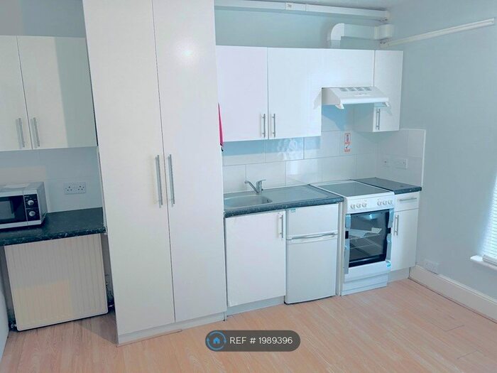 Studio To Rent In Waylen Street, Reading, RG1