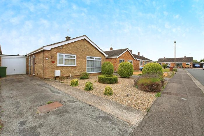 2 Bedroom Detached Bungalow For Sale In Suffolk Way, March, PE15