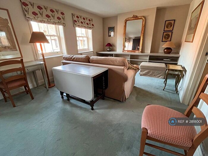 1 Bedroom Flat To Rent In West Street, Farnham, Surrey, GU9