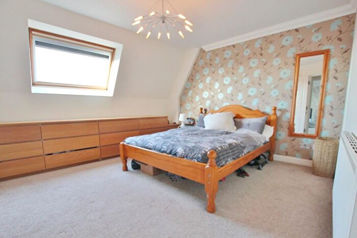 1 Bedroom Flat To Rent In Holdenhurst Road, Bournemouth, Dorset, BH8