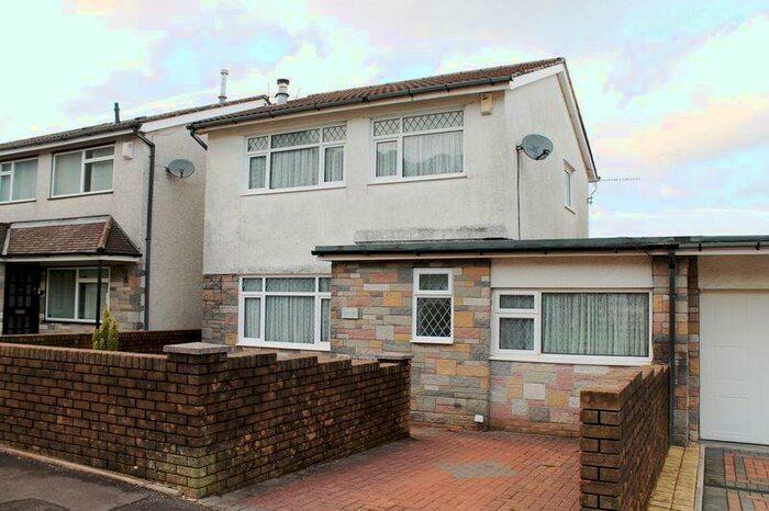3 Bedroom Semi-Detached House To Rent In Caemawr Gardens, Porth, CF39