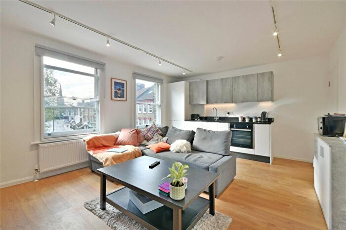 3 Bedroom Flat To Rent In Charlton Road, Greenwich, SE3