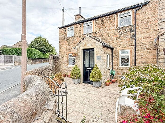 2 Bedroom Cottage For Sale In Gib Lane, Skelmanthorpe, Huddersfield, HD8
