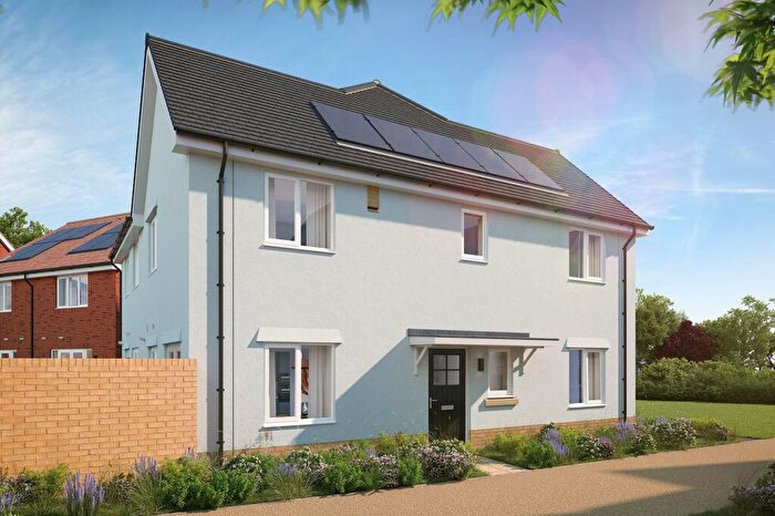 3 Bedroom Semi-Detached House For Sale In Roundhouse Avenue, Trimley St Martin, IP11