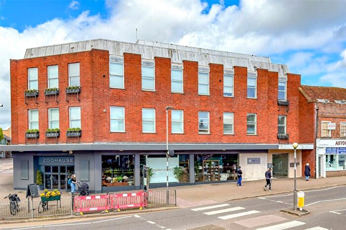 2 Bedroom Apartment To Rent In St. Peters Street, St. Albans, Hertfordshire, AL1