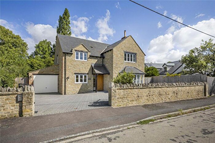 4 Bedroom Detached House For Sale In Park Close, Kirtlington, OX5