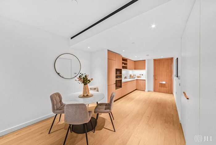 1 Bedroom Apartment For Sale In Wilshire House, Prospect Way, London, SW11