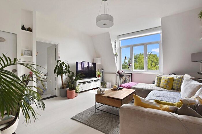 1 Bedroom Flat To Rent In Lymington Road London, NW6