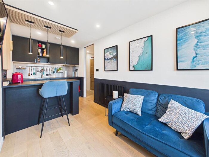 1 Bedroom Apartment For Sale In French Gardens, Field Common Lane, Walton-On-Thames, KT12