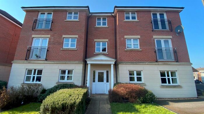 2 Bedroom Apartment To Rent In Angelica Close, Littleover, Derby, DE23