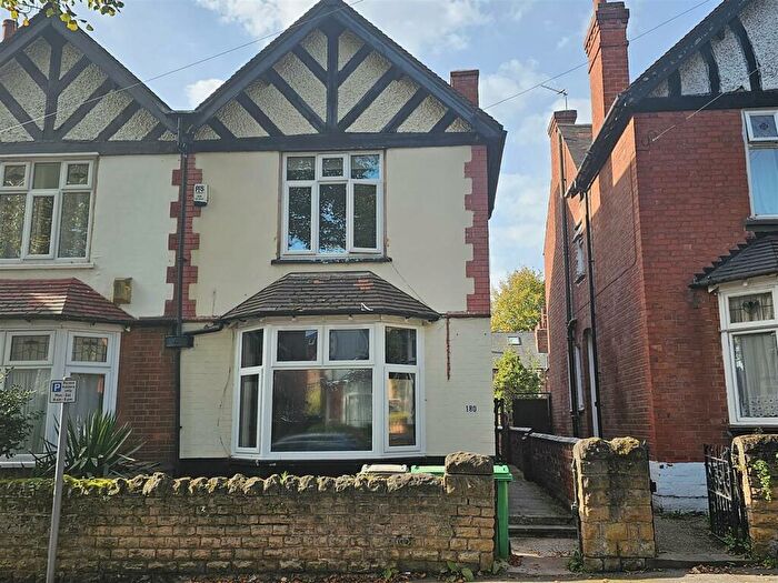 5 Bedroom House To Rent In Rolleston Drive, Nottingham, NG7