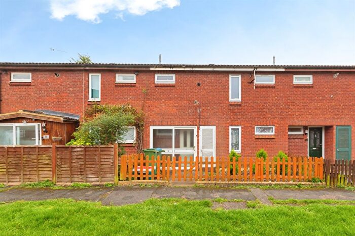 3 Bedroom Terraced House For Sale In Kennet Close, Aylesbury, HP21