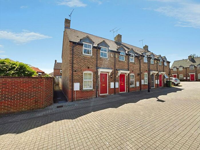 2 Bedroom End Of Terrace House For Sale In Hudson Mews, Aylesbury, Buckinghamshire, HP19