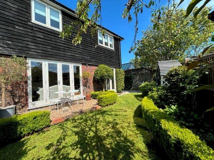 3 Bedroom Country House For Sale In Stonegate Court, Stonegate, East Sussex, TN5