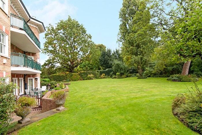 3 Bedroom Flat To Rent In Elsworthy Road, Primrose Hill, NW3