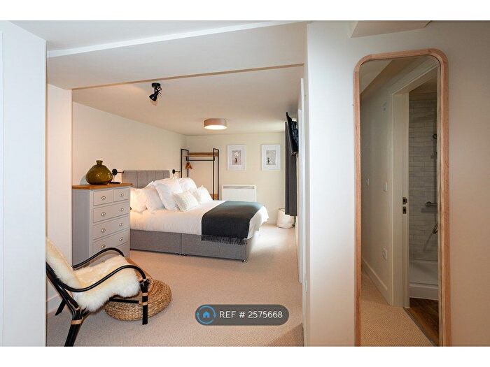 1 Bedroom Flat To Rent In High Street, Chipping Norton, OX7