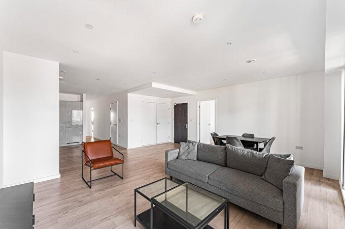 3 Bedroom Terraced House For Sale In Silvertown Way, Bromley-by-Bow, E16