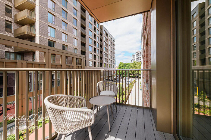 2 Bedroom Apartment For Sale In Gasholder Place, London, SE11