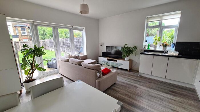 1 Bedroom Flat For Sale In Alexandra Road, Turnpike Lane, N8