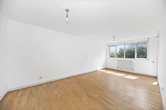 3 Bedroom Flat To Rent In Turville House, Grendon Street, St Johns Wood, London, NW8