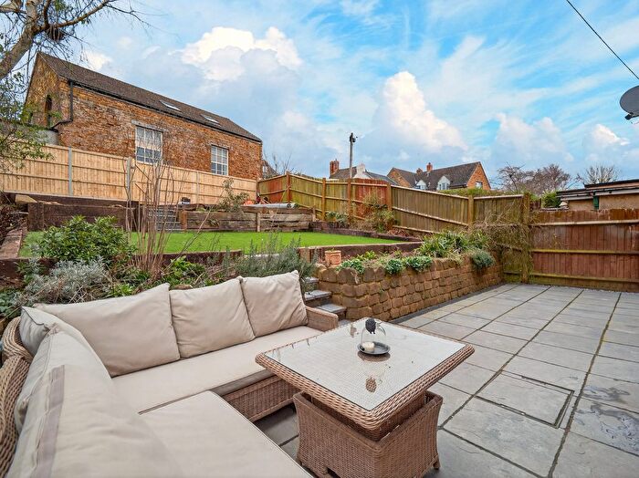 5 Bedroom Semi-detached House For Sale In Meadow View Adderbury Banbury, Oxfordshire, OX17