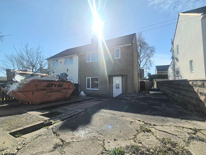 3 Bedroom Semi Detached House To Rent In Occupation Lane, Halifax, HX2