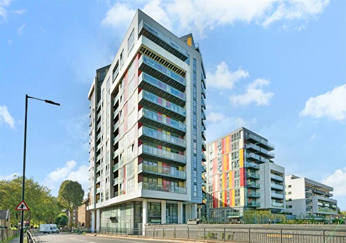 2 Bedroom Flat To Rent In Sky Apartments, Homerton Road, London, E9
