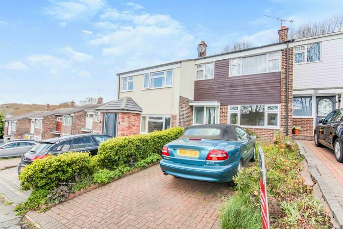 3 Bedroom Terraced House To Rent In Holbrook Close, Billericay, CM11