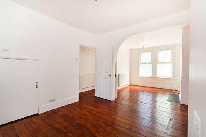 2 Bedroom House To Rent In Broadway Avenue, Croydon, CR0