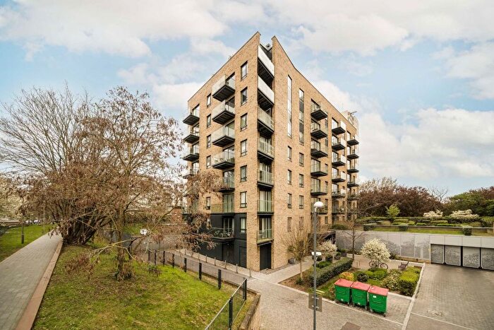 2 Bedroom Flat For Sale In Heritage Place, Brentford, TW8