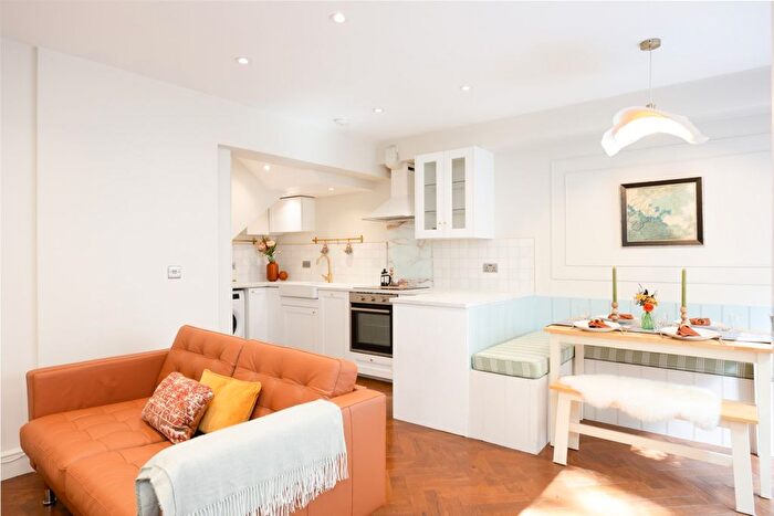 1 Bedroom Flat For Sale In Upper Richmond Road, West Putney, SW15
