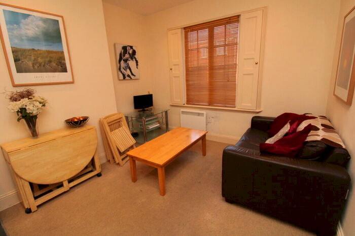 1 Bedroom Flat To Rent In Garden Court, Ladywood Middleway, B16