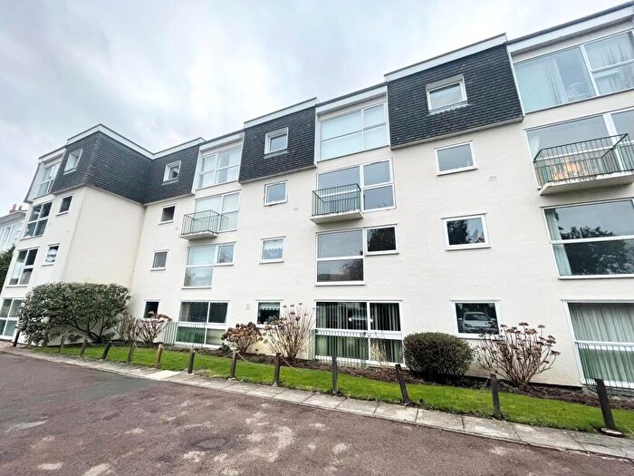 2 Bedroom Flat To Rent In Cleveland Court, Leamington Spa, CV32