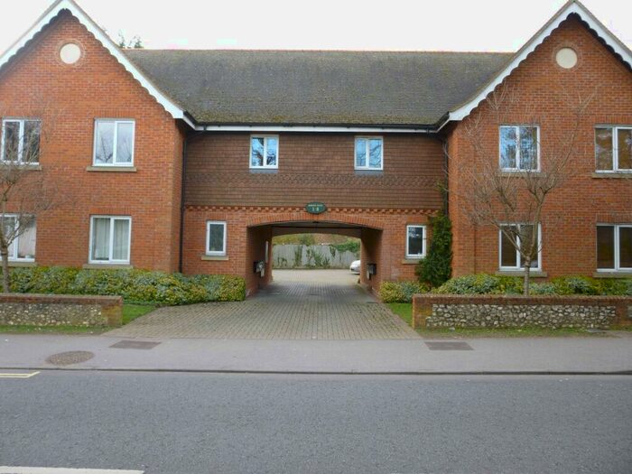 1 Bedroom Flat To Rent In Church Street, Alton, Hampshire, GU34