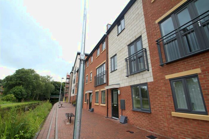 3 Bedroom Town House To Rent In Caldon Quay, Hanley, ST1