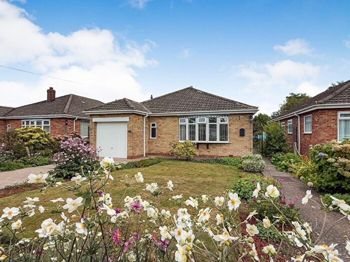 3 Bedroom Bungalow For Sale In The Parkway, Willerby, Hull, East Yorkshire, HU10