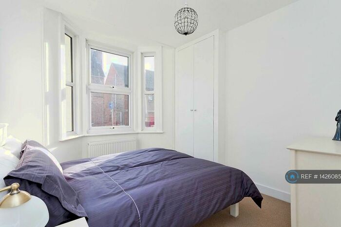 2 Bedroom Flat To Rent In Prospect Street, Caversham, Reading, RG4