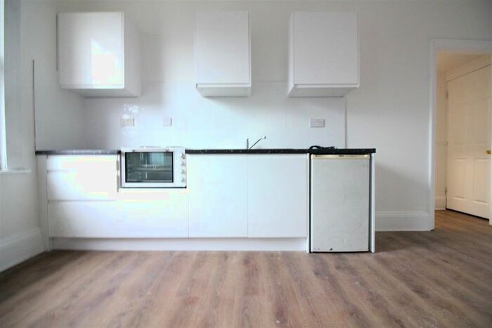 Studio To Rent In Madeley Road, Ealing, London, W5