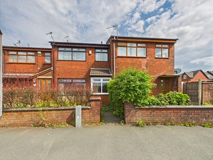 3 Bedroom Mews For Sale In Warrington Road, Goose Green, Wigan, WN3